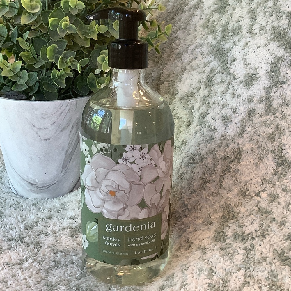 Stanley Florals Scented Gardenia Hand Soap NWT 21.50oz